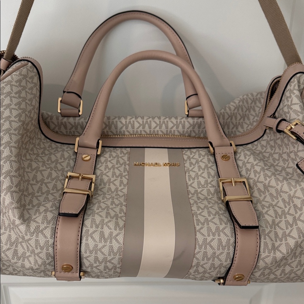 Michael Kors Beige and Cream Signature Duffle bag